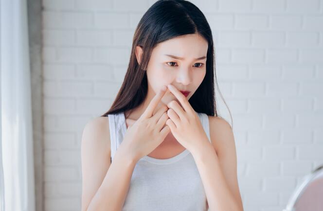 草莓鼻、黑頭粉刺好惱人！破解成因，有效治療不踩雷！